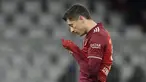 Robert Lewandowski yang tampil memukau sepanjang tahun ini lagi-lagi gagal menyabet gelar bergengsi Ballon d'Or. Bomber Bayern Munchen itu harus puas dengan penghargaan Striker of The Year. (AP/Martin Meissner)