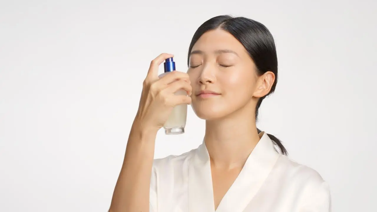 L'OCCITANE Immortelle Reset Triphase Essence.