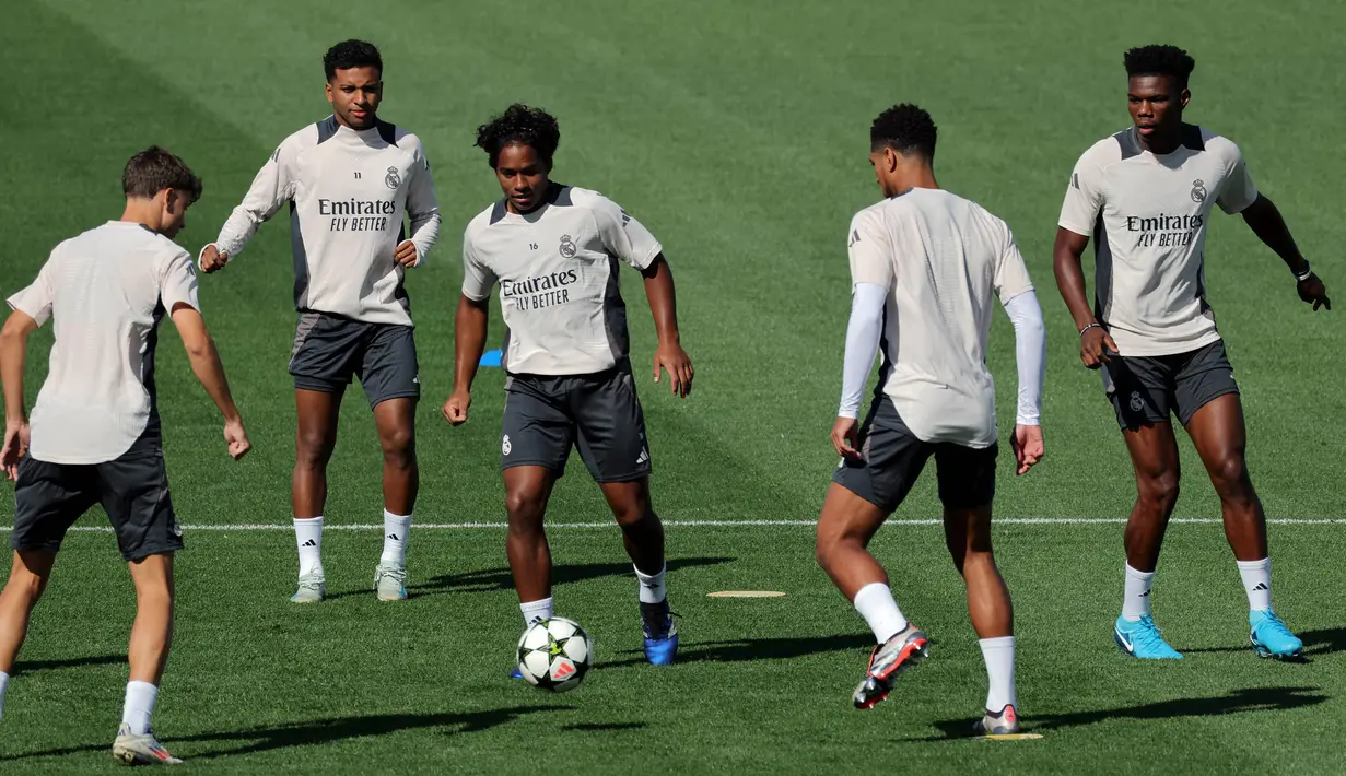 Selaku tuan rumah, Real Madrid diunggulkan untuk bisa meraih kemenangan atas VfB Stuttgart. (Thomas COEX/AFP)
