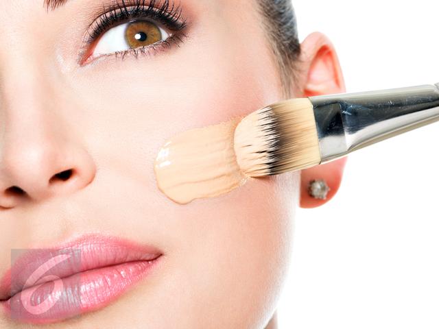 Trik Mengaplikasikan Foundation Layaknya Seorang Makeup Artist Fashion Beauty Liputan6 Com