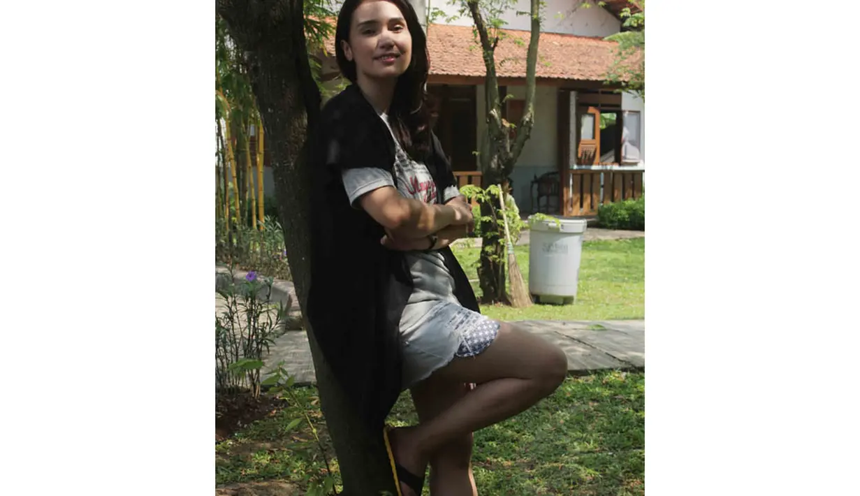 Sebelumnya, pernikahan Feby Febiola dengan pria berkewarganegaraan Prancis berakhir perceraian pada 23 April 2013 lalu, Jakarta, Senin (9/6/14). (Liputan6.com/Panji Diksana)