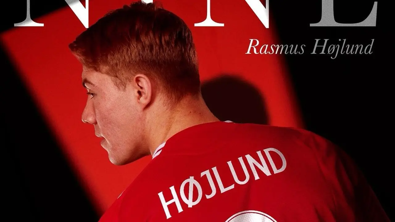 FOTO Nomor Baru Rasmus Hojlund di MU