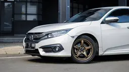 DnZ Wheels merupakan brand velg kepunyaan YouTuber kondang Garasi Drift. Inisial nama Dipo dan Ziko menjadi merek velg bertema racing look ini. Saat ini DnZ Wheels sudah memiliki empat model, yaitu Roku, Type-1, Tormenta, dan Groza. Masing-masing velgnya memiliki spesifikasi yang berbeda-beda. (Source: dnzwheels.co)