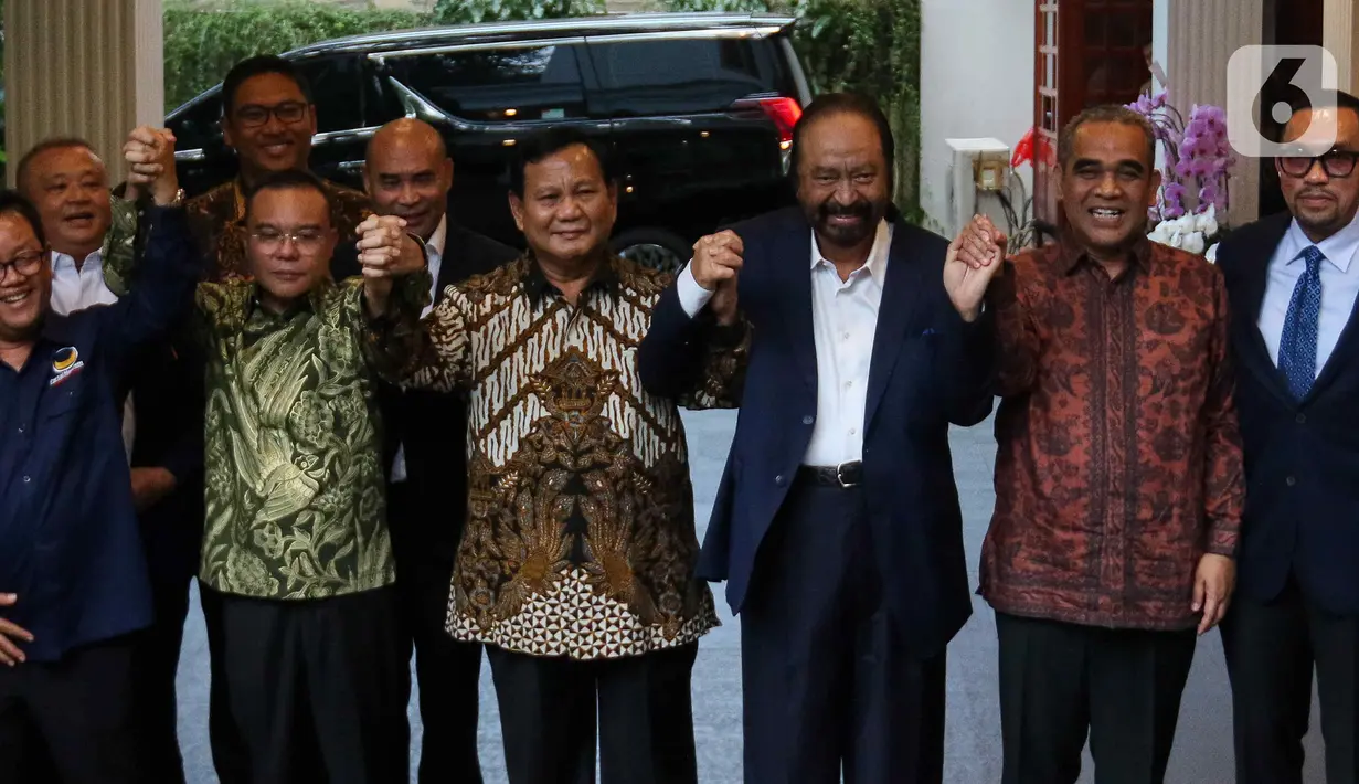 Surya Paloh menyambangi kediaman Prabowo bersama Sekjen NasDem Hermawi Taslim dan Bendum Ahmad Sahroni. (Liputan6.com/Herman Zakharia)