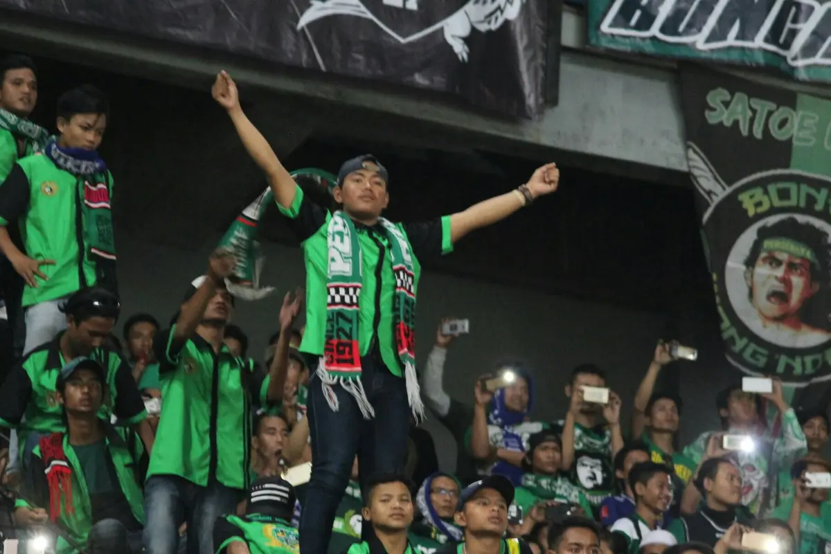 Pendukung fanatik Persebaya