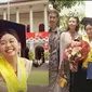 Momen wisuda Reina Kato adik Yuki Kato. (Sumber: Instagram/reinakato)