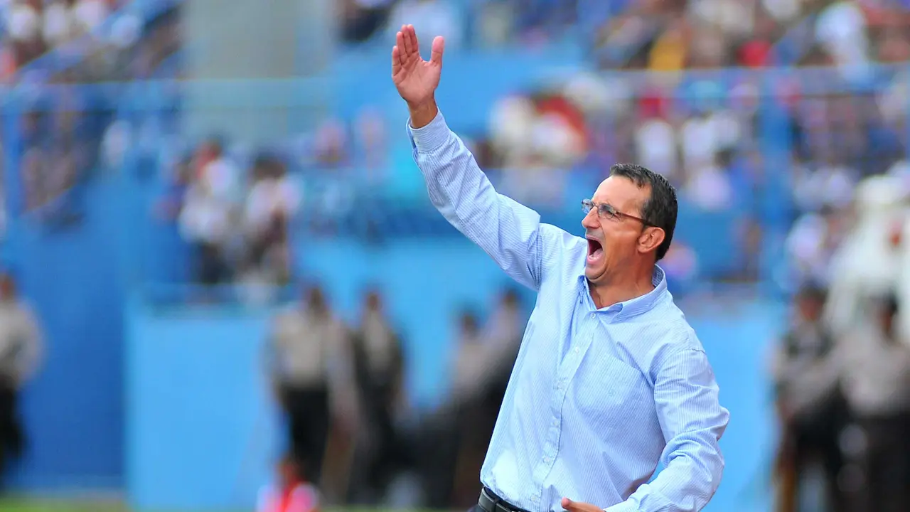Mengenal Pelatih Anyar Arema Cronus, Milomir Seslija