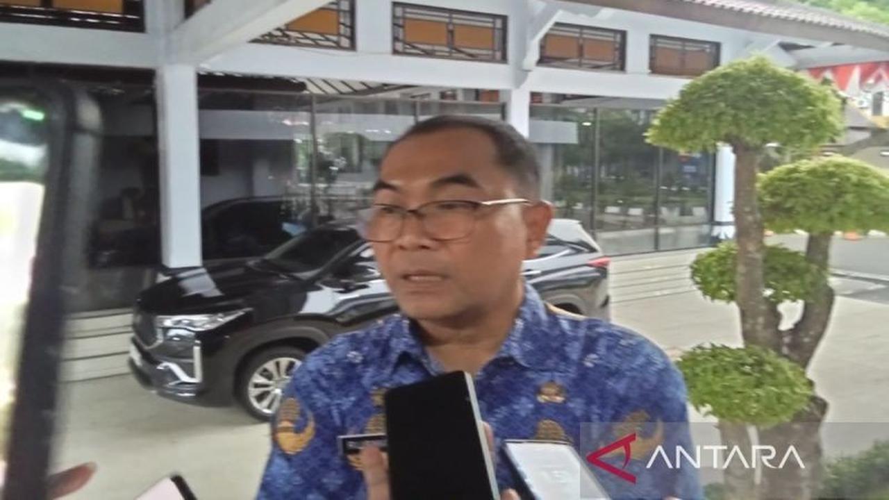 Lonjakan Drastis Volume Sampah Lebaran Batang Capai 300 Ton, Petugas Kebersihan Kerja Keras
