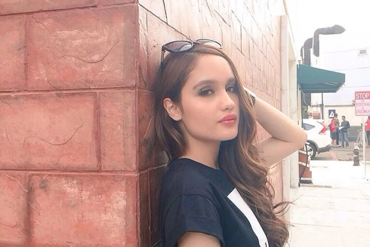 Cinta Laura