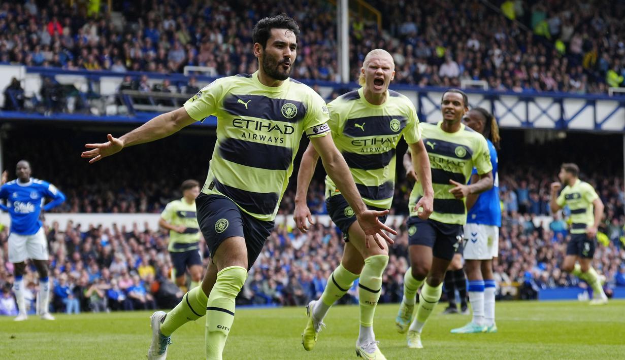 Dengan sisa satu laga yang ada, Arsenal jelas tidak bisa mengejar Man City yang berjarak empat angka. Di sisi lain, Erling Haaland dkk masih punya satu laga cadangan untuk dimainkan.