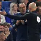 Maurizio Sarri saat laga Chelsea vs Burnley di Stamford Bridge, Selasa dini hari WIB (23/4/2019). Laga ini berakhir dengan skor 2-2. (AFP/Adrian Dennis)