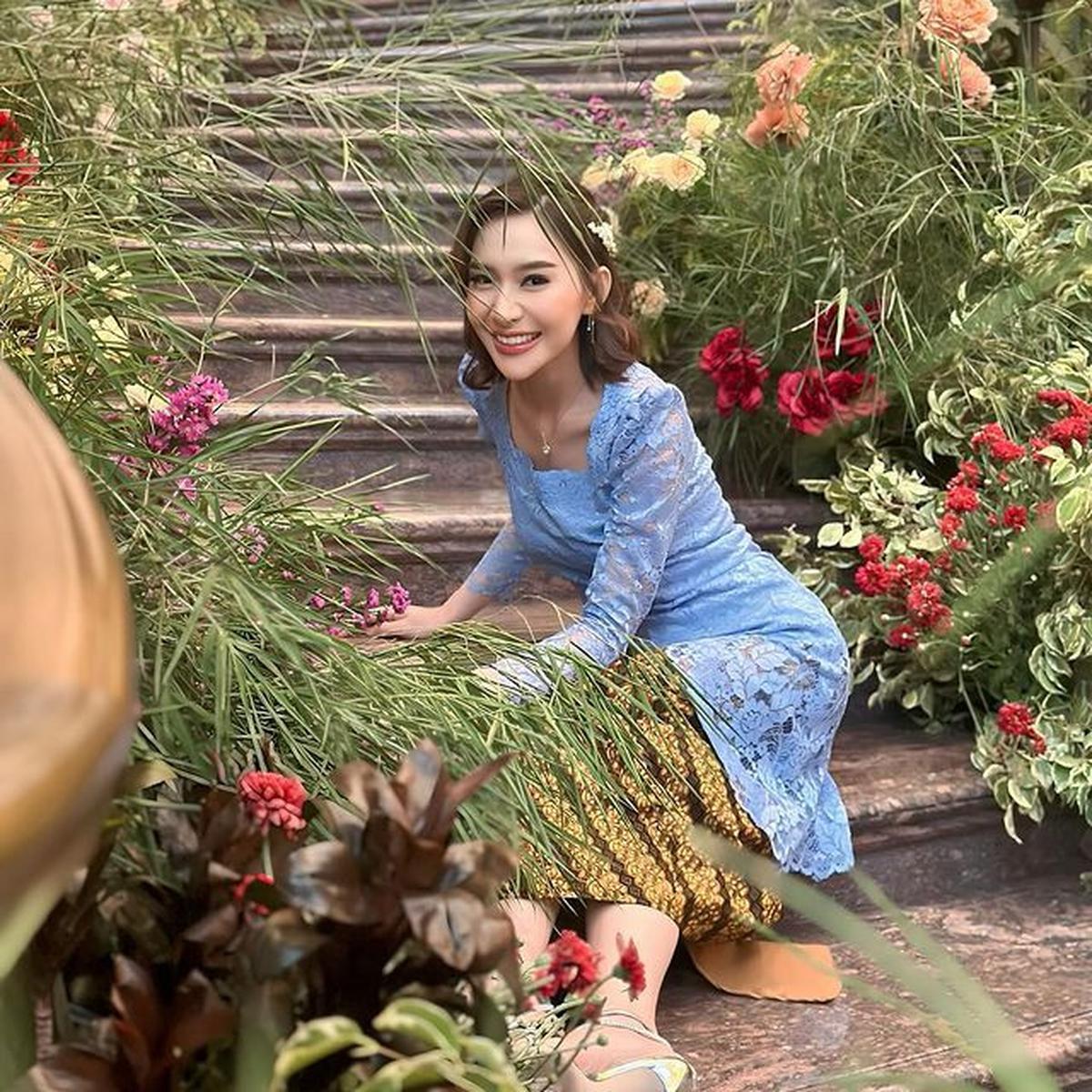 Potret Putri Sirty Cikita Sabunge dalam Balutan Kebaya, Polwan yang Viral karena Tegur Orang yang Sedang Makan