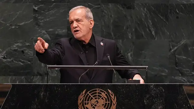 Presiden Iran Masoud Pezeshkian saat berpidato di Sidang Majelis Umum PBB di Markas Besar PBB, Rabu (23/9/2026).