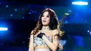Kembali ke era Coachella 2019, Jennie mengusung look yang lebih chic dan seksi. [Via Koreaboo]