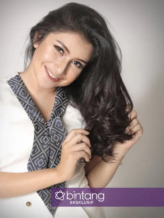 "Nggak ada maksud apa-apa sih. Dia juga belum mau dipublikasikan ke media. Alasannya, ya pengalaman aku sebelumnya. Dulu aku publikasikan jadi mengganggu aku, menggangu keluarga mereka," lanjutnya. (Febio Hernanto/Bintang.com)