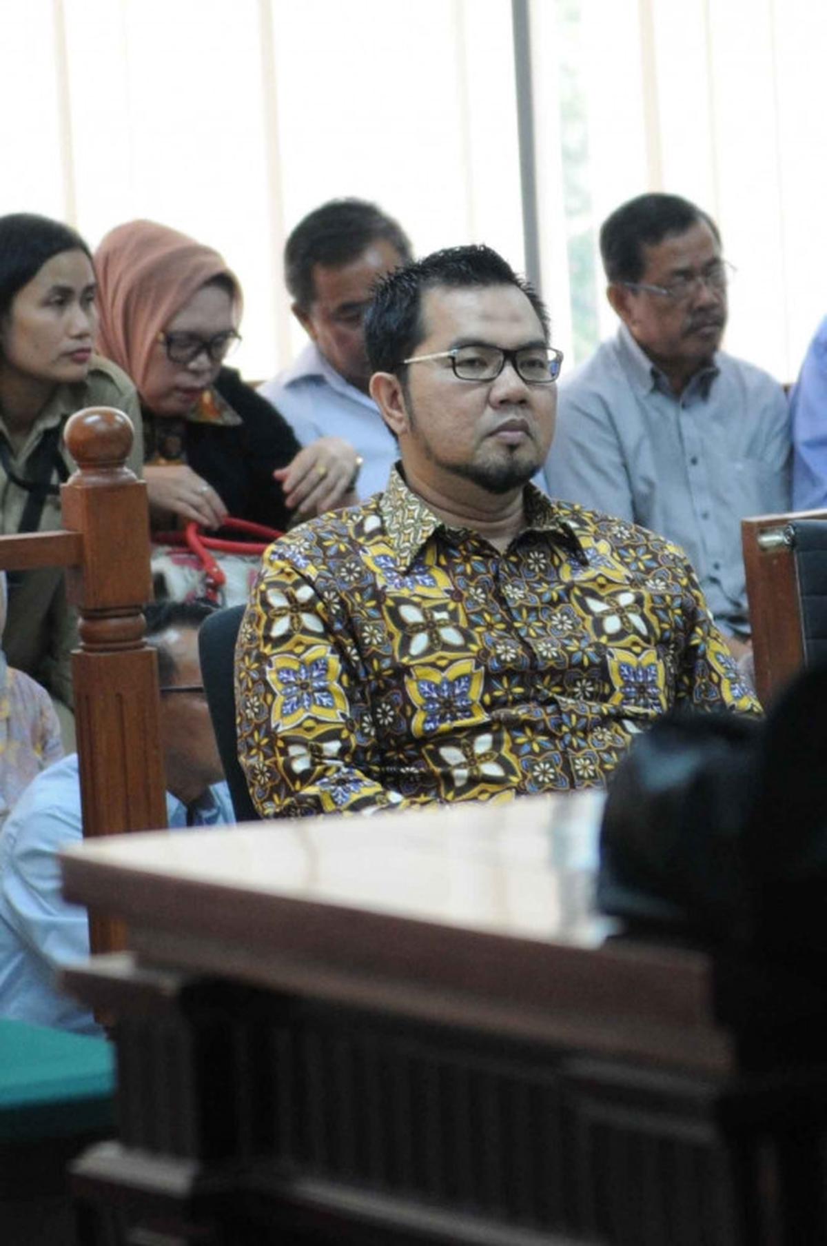 Sidang perdana Bupati Empat Lawang dan istri terkait kasus suap Akil