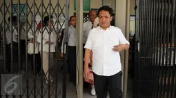 Koordinator ACTA, Habiburokhman usai melayangkan gugatan class action terhadap Basuki Tjahaja Purnama di PN Jakarta Utara, Kamis (8/12). Gugatan yang dilayangkan untuk menuntut ganti kerugian atas apa yang telah dilakukan ‎Ahok (Liputan6.com/Helmi Afandi)