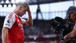 Penyerang Arsenal asal Swedia #14, Viktor Gyokeres, merayakan gol kelima timnya dari titik penalti dalam pertandingan&nbsp;Premier League antara Arsenal dan Leeds United di Stadion Emirates, London, pada 23 Agustus 2025. (HENRY NICHOLLS/AFP)