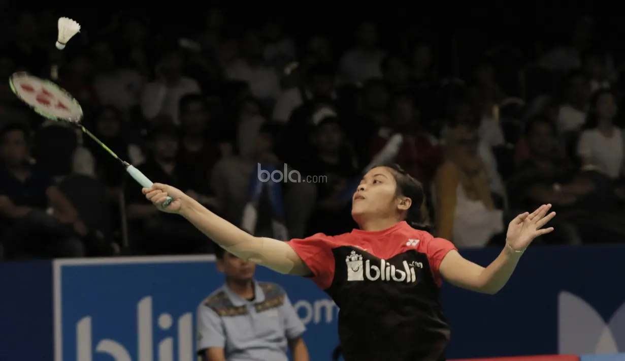 Tunggal putri Indonesia, Gregoria Mariska Tunjung, kalah dari Tunggal putri China Taipei, Tai Tzu Ying pada laga Indonesia Open 2017 di JCC, Kamis, (15/6/2017). Gregoria kalah 13-21 dan 16-21. (Bola.com/M Iqbal Ichsan)