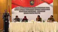 Forum Peningkatan Kualitas Demokrasi pada Aspek Lembaga Demokrasi dilaksanakan di Aston Manado Hotel, Senin (27/5).