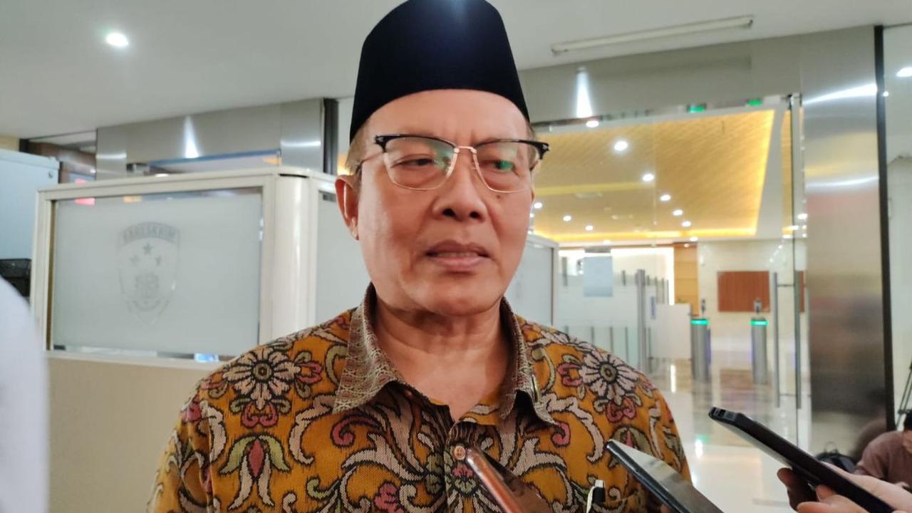 Majelis Ulama Indonesia (MUI) menyatakan jika konten selebgram Oklin Fia yang menjilat es krim di depan seorang pria bukan sebagai penistaan agama.<br>