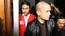Penyanyi Marcello Tahitoe usai menghadiri sidang di Pengadilan Negeri Jakarta Selatan pada Selasa 5 Desember 2017. Sidang beragenda putusan itu ditunda. (Nurwahyunan/Bintang.com)
