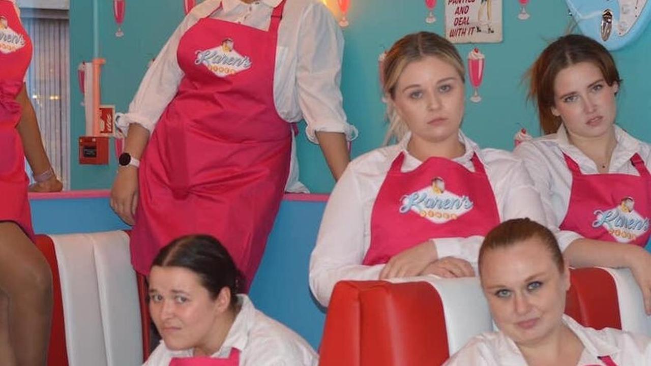 para pelayan Karen's Diner