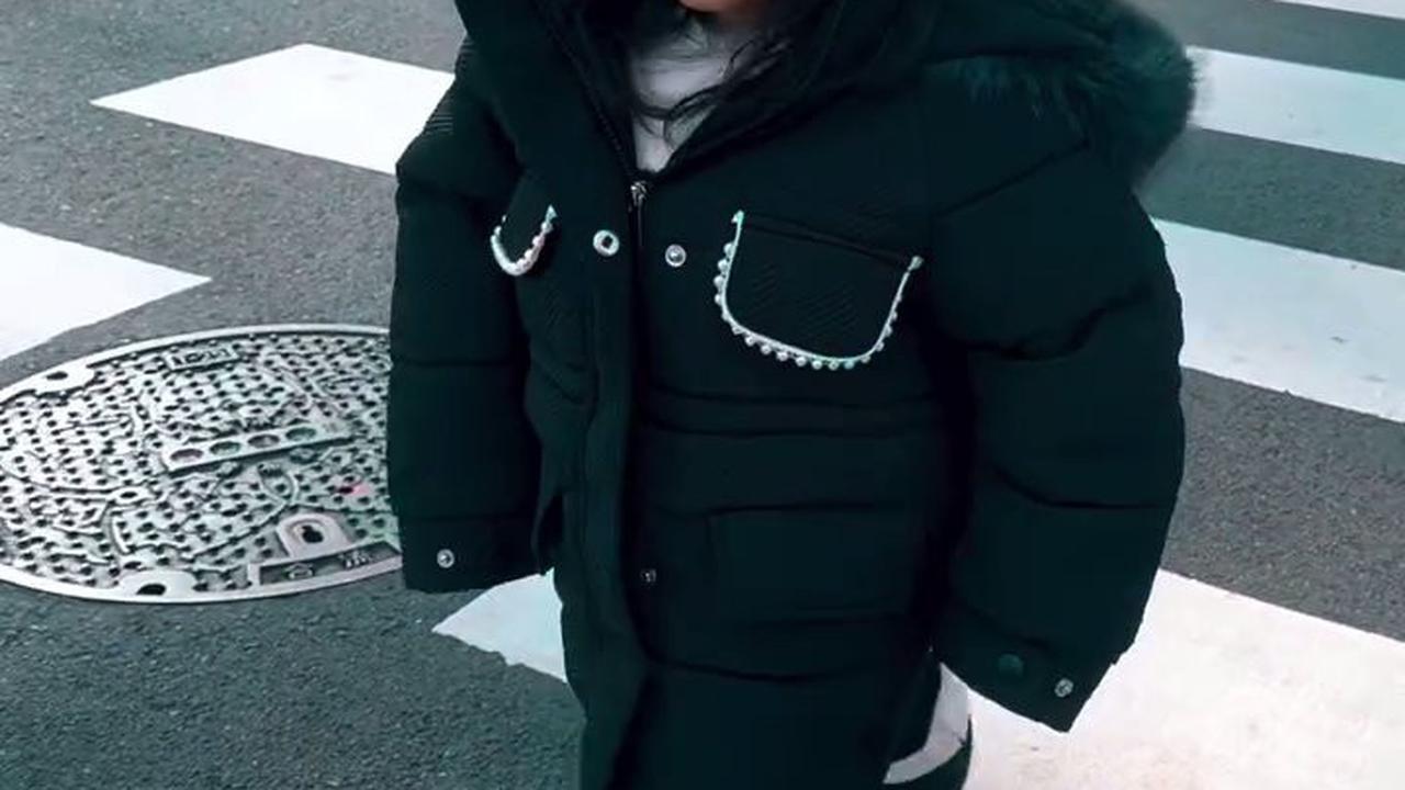 Liburan ke Luar Negeri, Gaya Ameena Anak Atta Halilintar Dan Aurel Hermansyah yang Stylish - Minta Divideoin Pengin Jadi Model