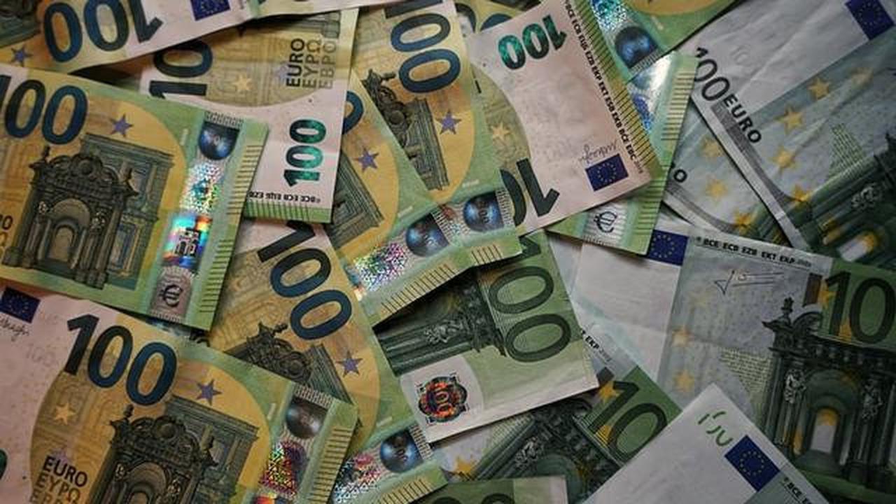1 Januari 2002, Euro Mulai Berlaku sebagai Mata Uang Resmi Negara Uni Eropa