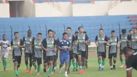 PSMS Medan berlatih di Yogyakarta menjelang Liga 1 2018. (Bola.com/Ronald Seger)