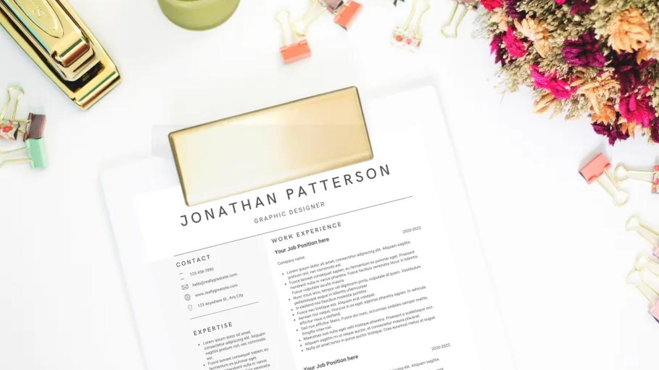 2. Contoh CV Semi-Formal dan Sederhana dalam Bahasa Indonesia