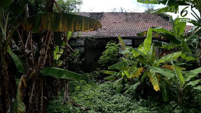 Keberadaan Rumah Cimangggis menjadi polemik setelah muncul rencana pembangunan Universitas Islam Internasional.