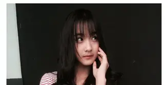 Nama Della JKT48 semakin mencuat sejak menyebut makna  semboyan Tut Wuri Handayani' dengan dengan mengartikan 'walaupun beda tetap satu'. (Via Twitter/@Della_JKT48)