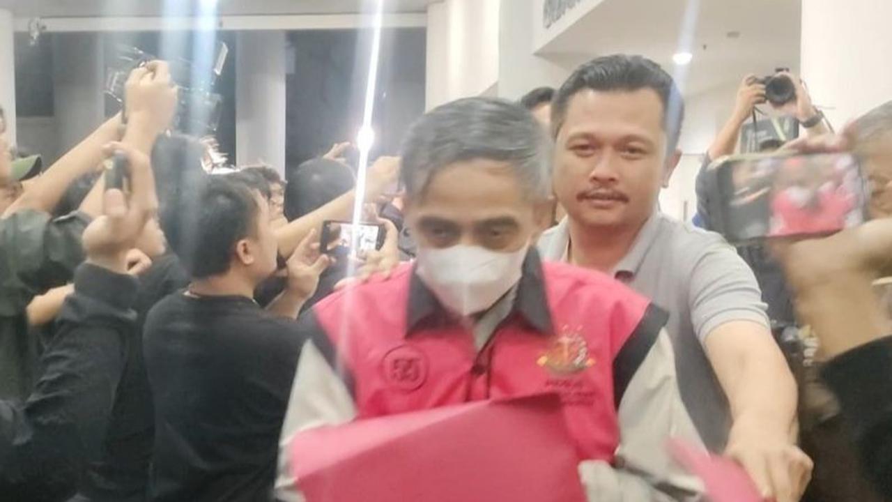 Tiga Hakim PN Jakpus Tersangka Kasus Suap: Putusan Lepas Perkara CPO