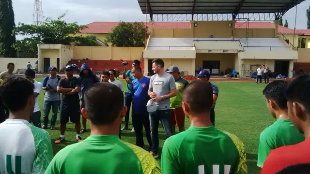 Pelatih anyar Bhayangkara FC, Simon McMenemy,