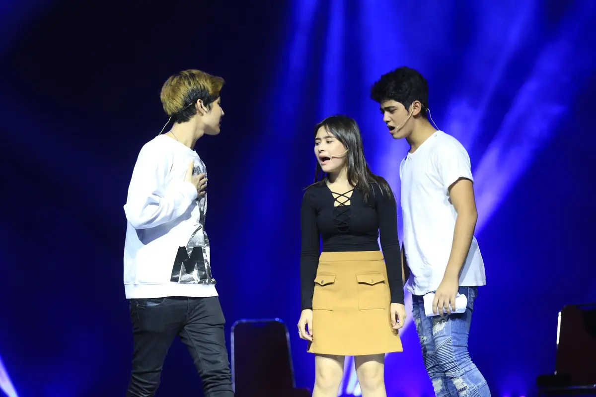 [Bintang] Prilly Latuconsina - Aliando Syarief - Teuku Rassya