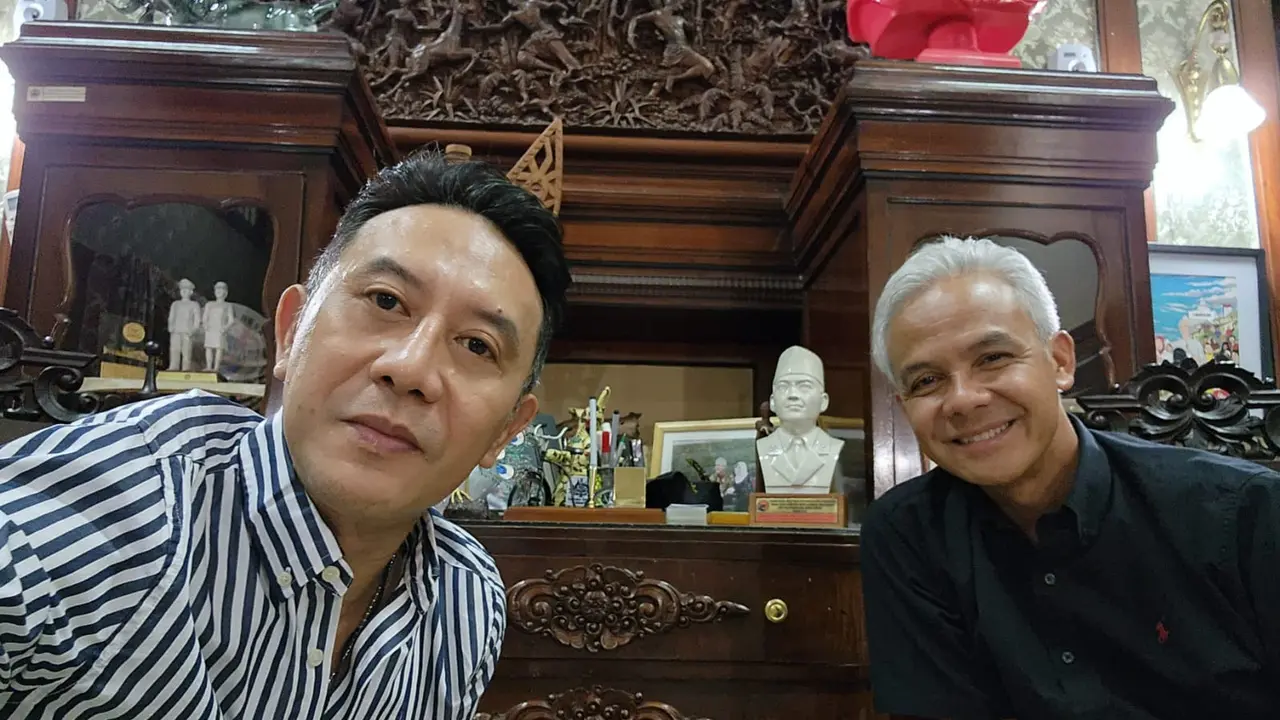 Presenter Sonny Tulung bersama Ganjar Pranowo (Istimewa)