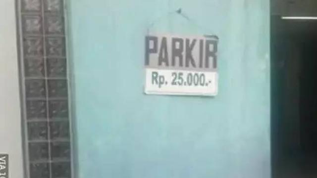 10 Potret Larangan Parkir Nyeleneh, Tulisannya Kocak