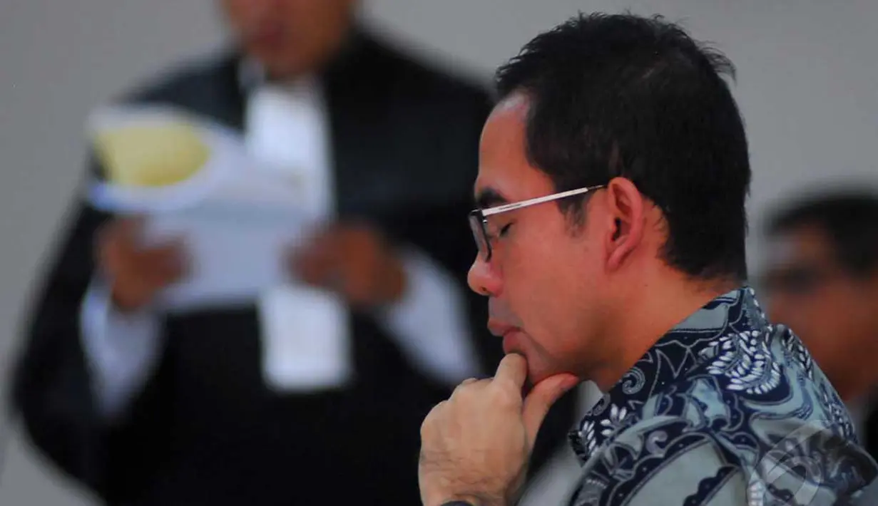 Dalam pembelaannya, Wawan juga membela kakaknya, Ratu Atut selaku Gubernur Banten yang menurutnya tidak terlibat dalam menyuap Akil, Pengadilan Tipikor Jakarta, Senin (9/6/2014) (Liputan6.com/Miftahul Hayat)