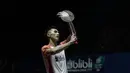 Tunggal putra Indonesia, Jonatan Christie, merayakan kemenangan atas Rasmus Gemke pada Blibli Indonesia Open 2019 di Istora Senayan, Jakarta, Selasa (16/7). Jojo menang 21-17 24-22. (Bola.com/Vitalis Yogi Trisna)