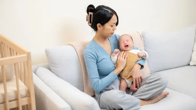 keluarga november bayi nangis malam