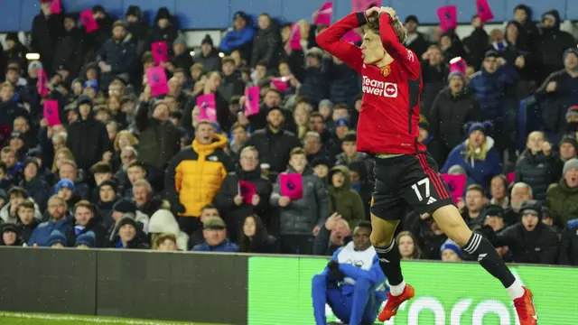 Foto: Garnacho Cetak Gol Salto dan Selebrasi ala Cristiano Ronaldo saat MU Menang Telak atas Everton