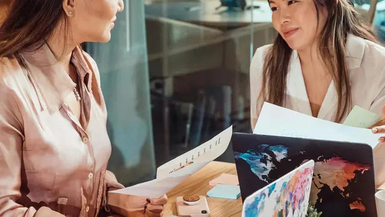 Kebiasaan Sederhana Perempuan Karismatik, Rahasia Dibalik Alasan Disukai Banyak Orang