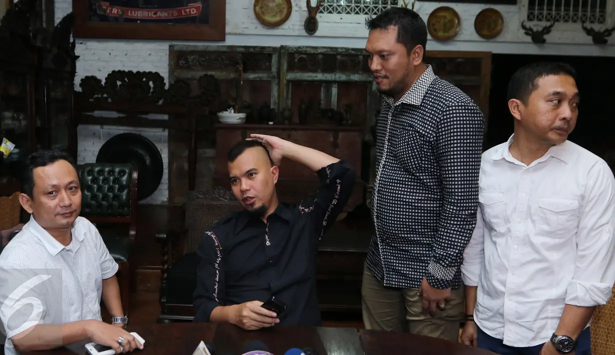 Suasana konferensi pers terkait pencalonan Ahmad Dhani untuk menjadi Gubernur DKI Jakarta yang diusung oleh DPW PKB DKI Jakarta, Jakarta, Rabu (10/2/2016). (Liputan6.com/Herman Zakharia)