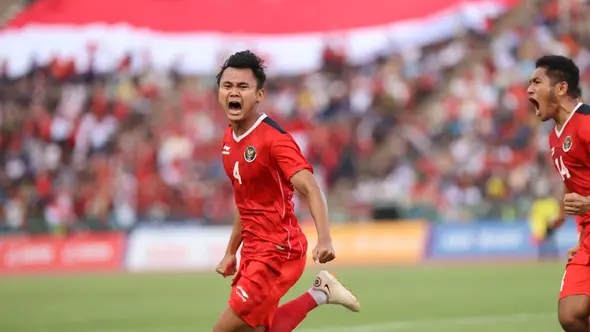 Timnas Indonesia U-22 menang atas Vietnam dengan skor 3-2. Tiga gol timnas dicetak oleh Komang Teguh Trisnanda Putra (10'), Muhammad Ferarri (53') dan Taufani Muslihuddin pada masa injury time. (Foto:Dok.PSSI)