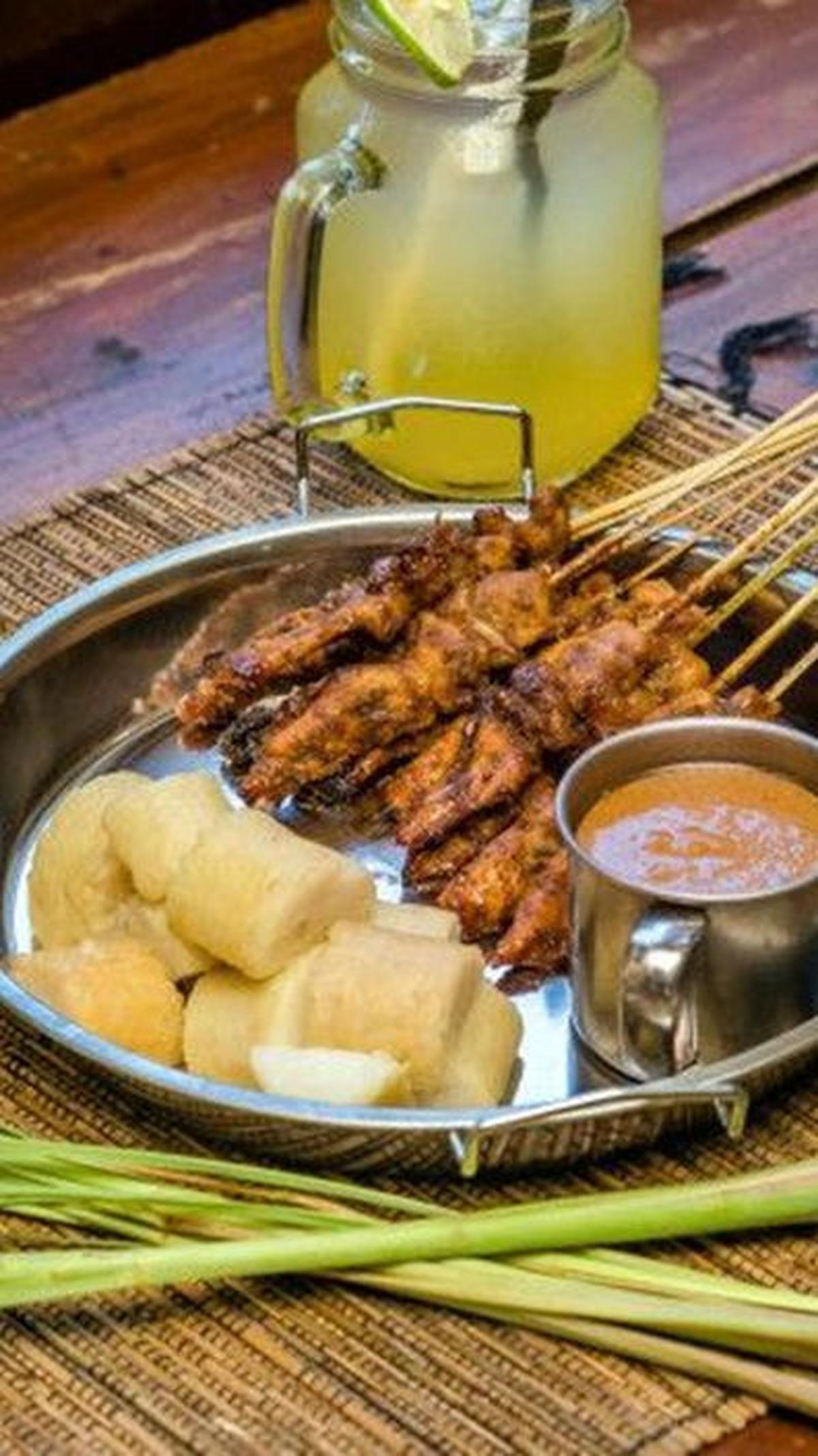 <b>Jenis Sate Padang yang Beragam</b>