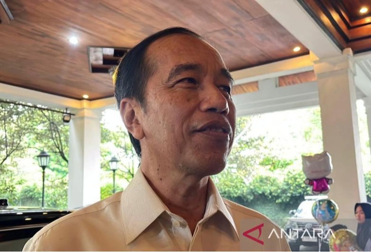 jokowi komentari hasto tersangka KPK