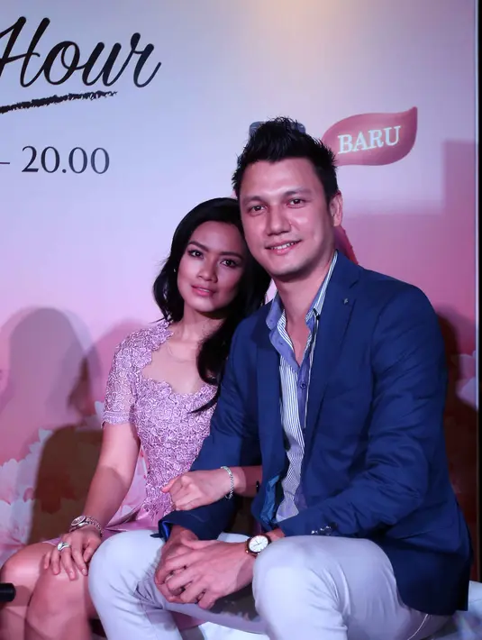 Titi melanjutkan ceritanya, pas hantunya muncul, lalu ada video testimoni dari teman-temannya mengucapkan selamat ulang tahun. (Nurwahyunan/Bintang.com)