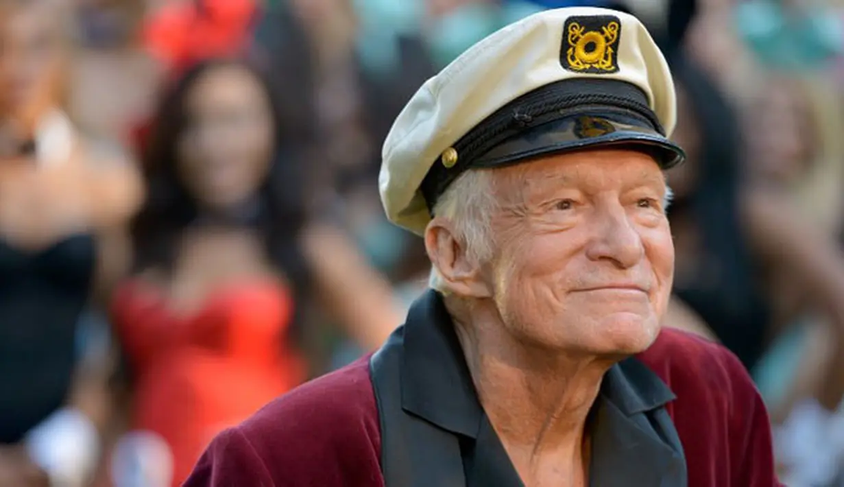 Buka hal yang mudah memang kehilangan orang tersayang. Seperti halnya Crystal Harris yang ditinggal sang suami untuk selamanya. Namun beberapa hari setelah Hugh dimakamkan, wanita itu akhirnya menceritakan kematian sang suami. (AFP/Charley Gallay)