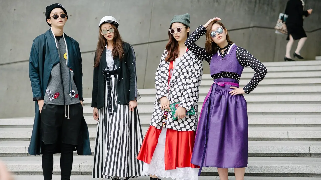 [Bintang] Editor Says: Dibanding New York, Ini 5 Alasan Fashion Week di Seoul Jauh Lebih Seru!